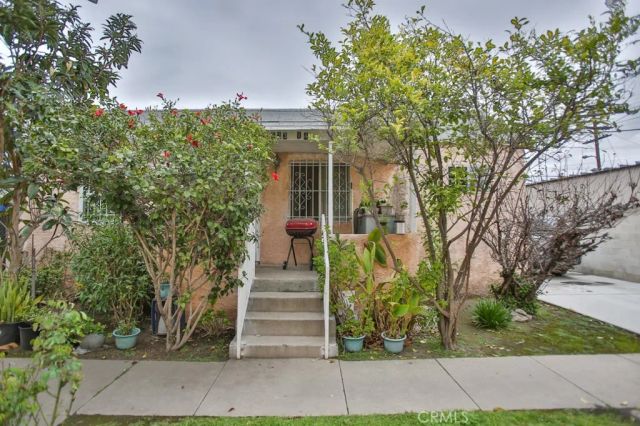 823 W 81st Street, Los Angeles, CA 90044