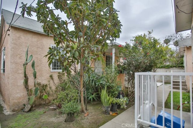 823 W 81st Street, Los Angeles, CA 90044