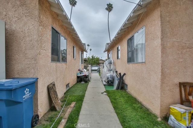 823 W 81st Street, Los Angeles, CA 90044