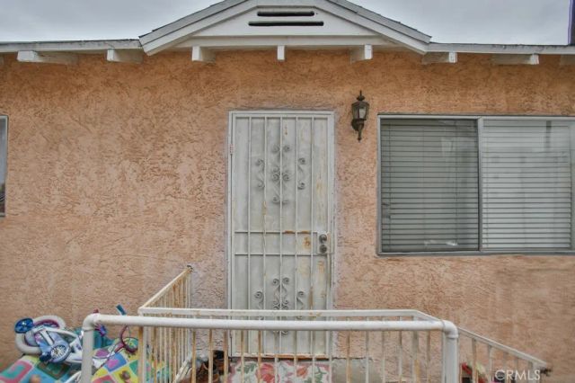 823 W 81st Street, Los Angeles, CA 90044