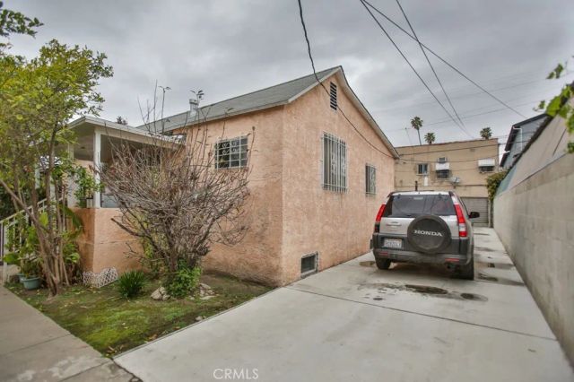 823 W 81st Street, Los Angeles, CA 90044