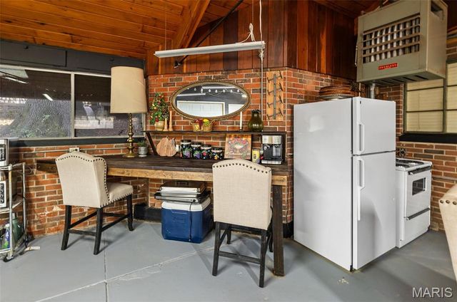 3838 Omega Street, Alton, IL 62002