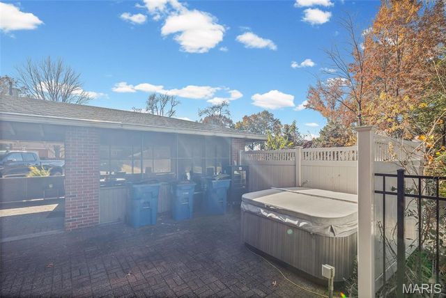 3838 Omega Street, Alton, IL 62002