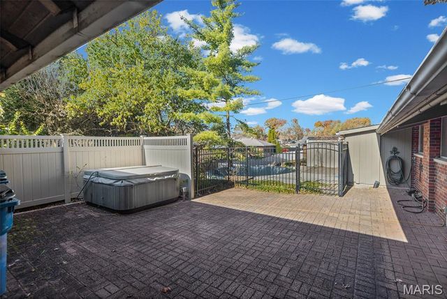 3838 Omega Street, Alton, IL 62002