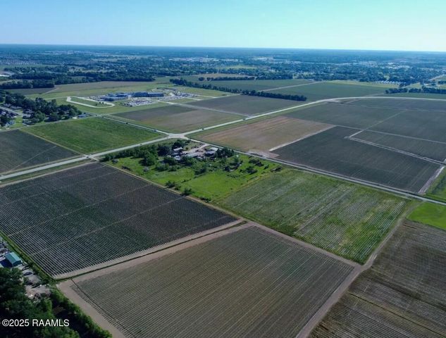 900 S Larriviere Road, Youngsville, LA 70592