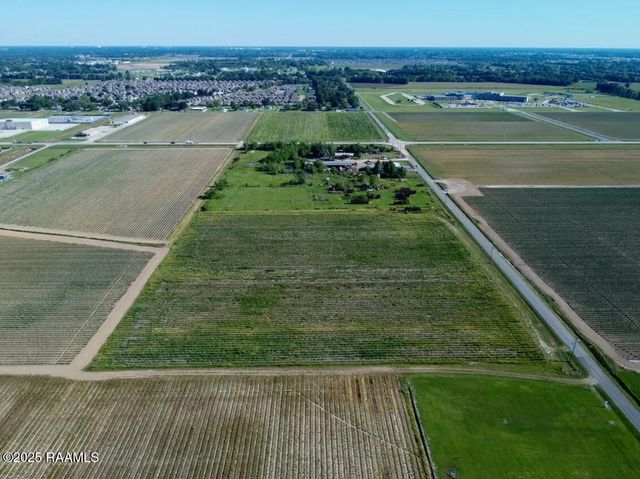 900 S Larriviere Road, Youngsville, LA 70592