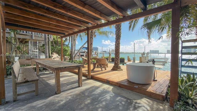 2440 N Shore Ter, Miami Beach, FL 33141