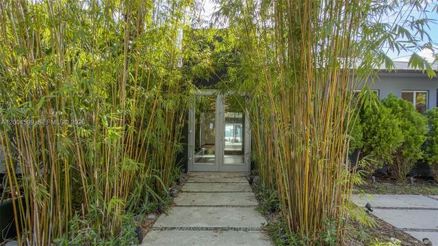 2440 N Shore Ter, Miami Beach, FL 33141