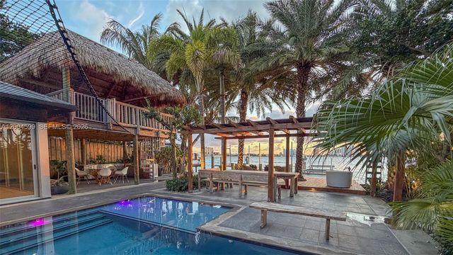 2440 N Shore Ter, Miami Beach, FL 33141