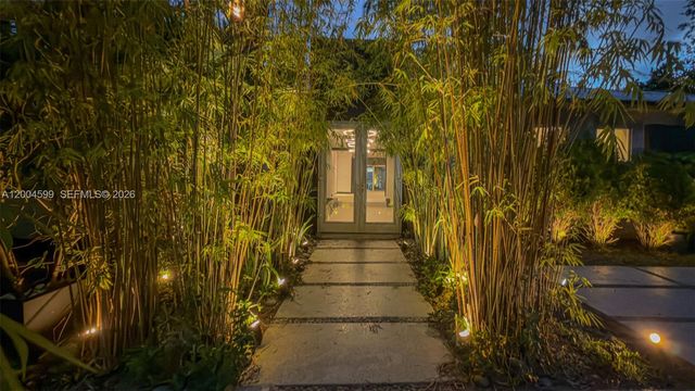 2440 N Shore Ter, Miami Beach, FL 33141