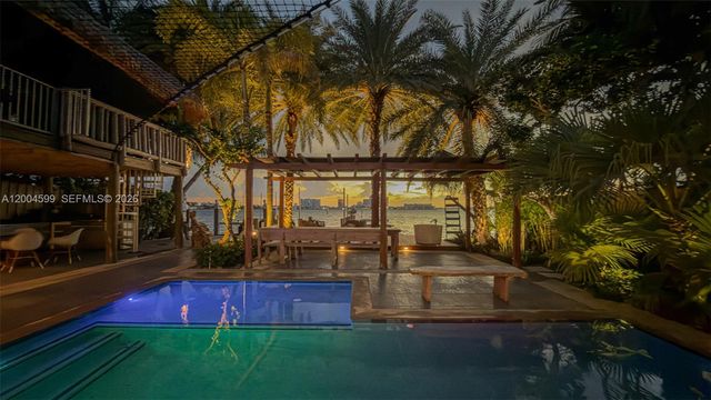 2440 N Shore Ter, Miami Beach, FL 33141