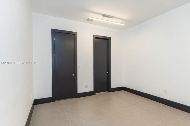 2440 N Shore Ter, Miami Beach, FL 33141