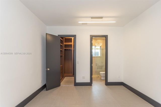 2440 N Shore Ter, Miami Beach, FL 33141