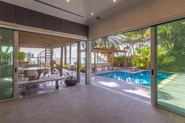 2440 N Shore Ter, Miami Beach, FL 33141