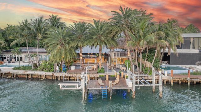 2440 N Shore Ter, Miami Beach, FL 33141