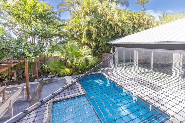 2440 N Shore Ter, Miami Beach, FL 33141