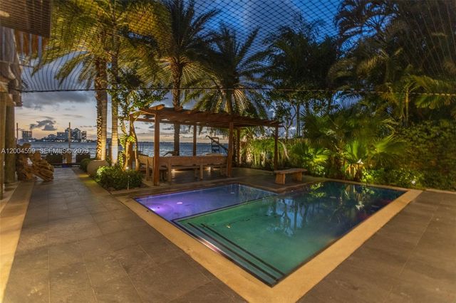 2440 N Shore Ter, Miami Beach, FL 33141