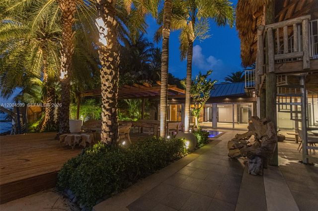 2440 N Shore Ter, Miami Beach, FL 33141