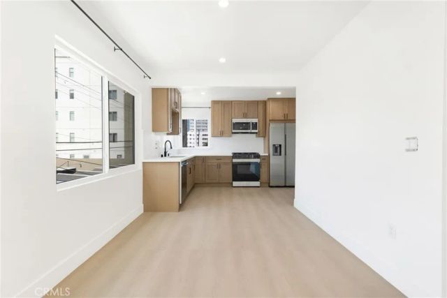 6300 Orange Street 13, Los Angeles, CA 90048
