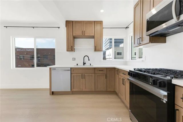 6300 Orange Street 13, Los Angeles, CA 90048