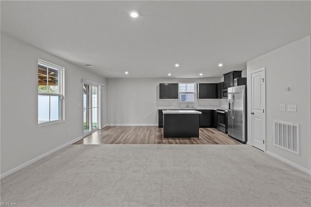 408 Forecastle ST, Portsmouth, VA 23702