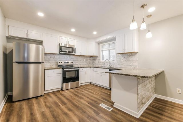 942 Majesty Lane, Morrow, GA 30260