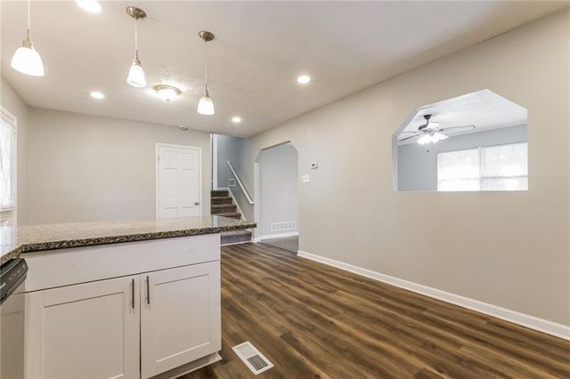 942 Majesty Lane, Morrow, GA 30260