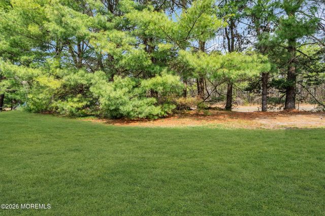 27 Abergele Drive, Toms River, NJ 08757