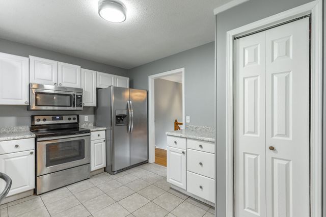 72 Gregory Lane, Lafayette, GA 30728
