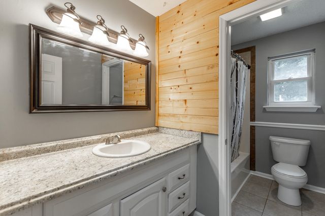 72 Gregory Lane, Lafayette, GA 30728