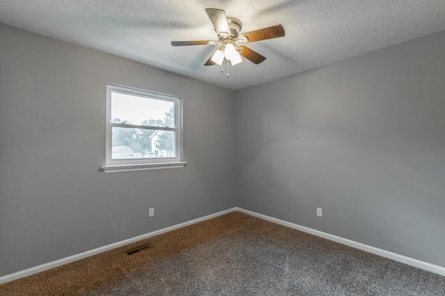 72 Gregory Lane, Lafayette, GA 30728