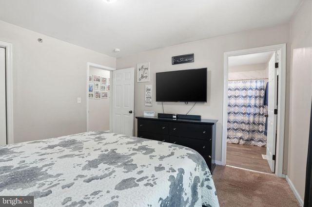 532 WESTERN AVE, Bristol, PA 19007