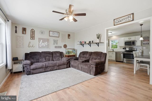 532 WESTERN AVE, Bristol, PA 19007