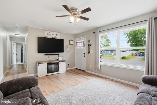 532 WESTERN AVE, Bristol, PA 19007