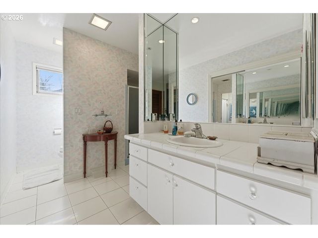 12000 Sw 116TH Ave, Tigard, OR 97223