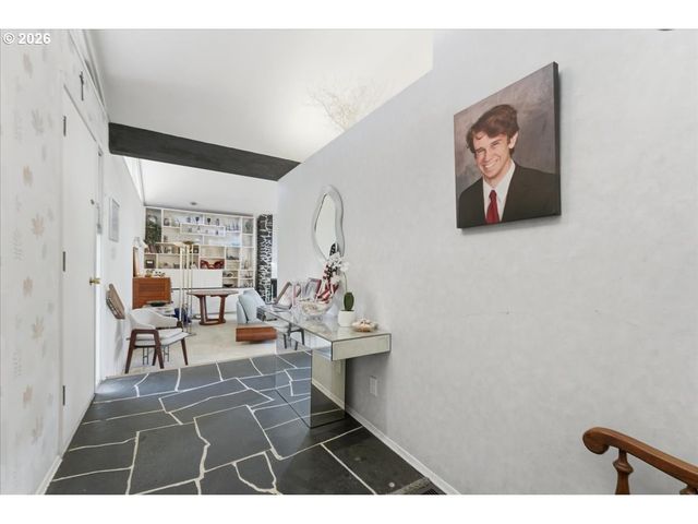 12000 Sw 116TH Ave, Tigard, OR 97223