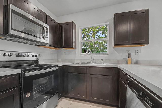 445 NE 4th Street, Florida City, FL 33034
