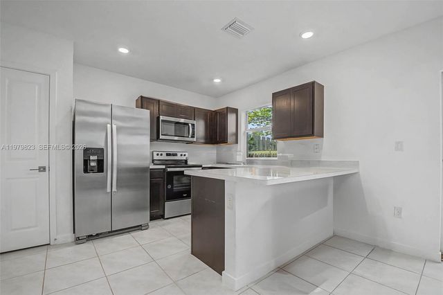 445 NE 4th Street, Florida City, FL 33034