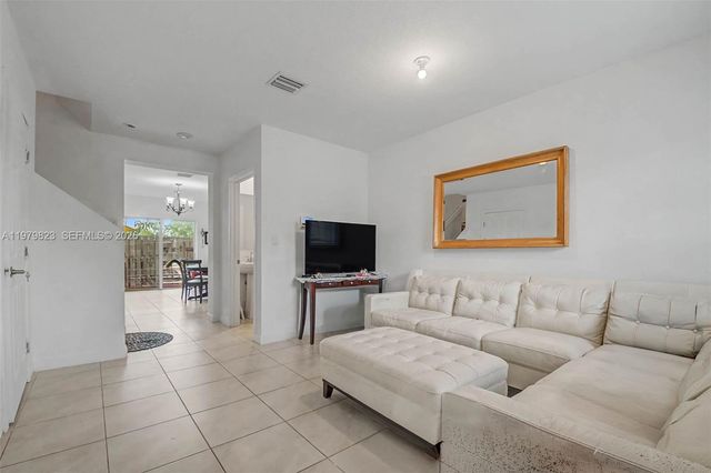 445 NE 4th Street, Florida City, FL 33034