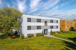 21044 Southbend Circle 4, Rocky River, OH 44116