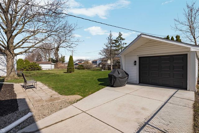 23139 Deziel Drive, Saint Clair Shores, MI 48082