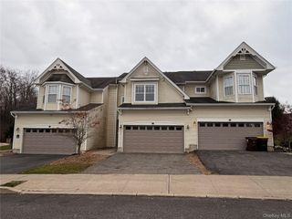 4 Avoncroft Lane, Middletown, NY 10940