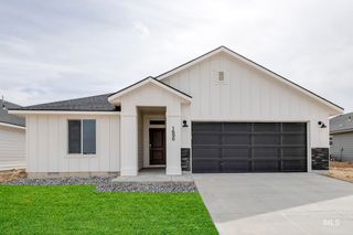 1698 SW Besra Dr, Mountain Home, ID 83647