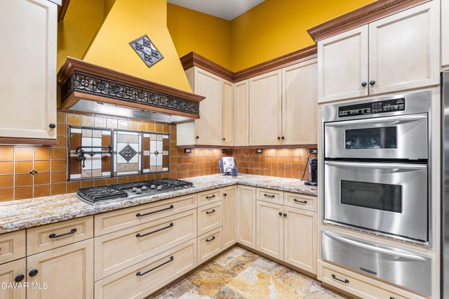 5516 Crest Drive, Palmdale, CA 93551
