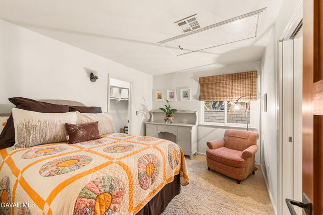 5516 Crest Drive, Palmdale, CA 93551