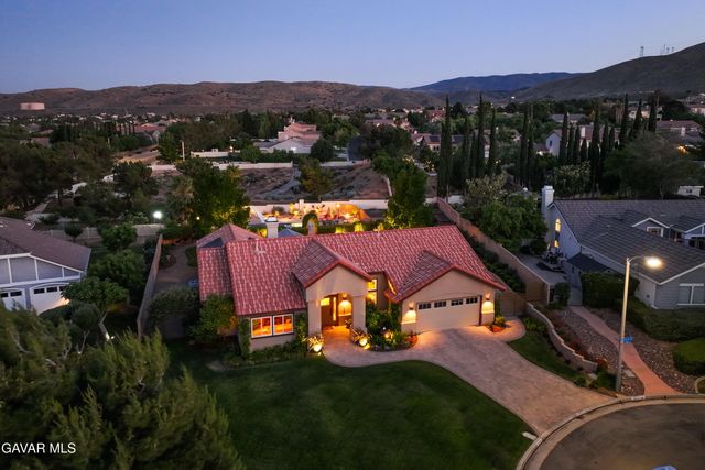 5516 Crest Drive, Palmdale, CA 93551