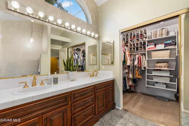 5516 Crest Drive, Palmdale, CA 93551