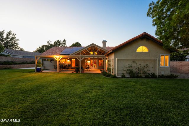 5516 Crest Drive, Palmdale, CA 93551