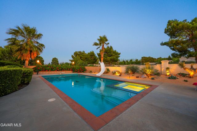 5516 Crest Drive, Palmdale, CA 93551
