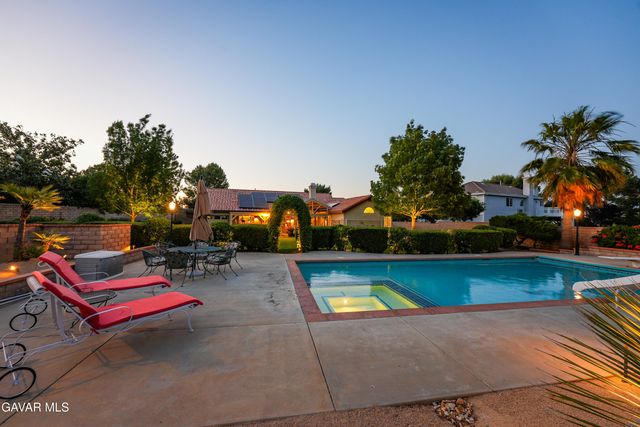 5516 Crest Drive, Palmdale, CA 93551
